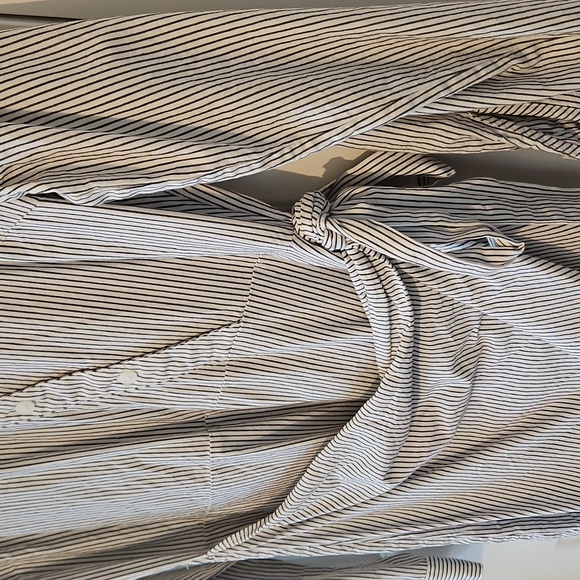 LOFT DRESS - Picture 2 of 9